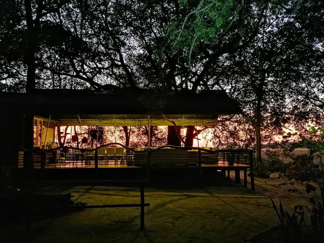 Askiesbos - Samochima Bush Camp Shakawe Bagian luar foto